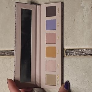 DC eyeshadow palette
